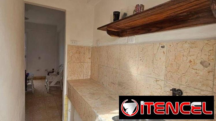 Se vende apto en Playa de 2 habitaciones (13 y 86)