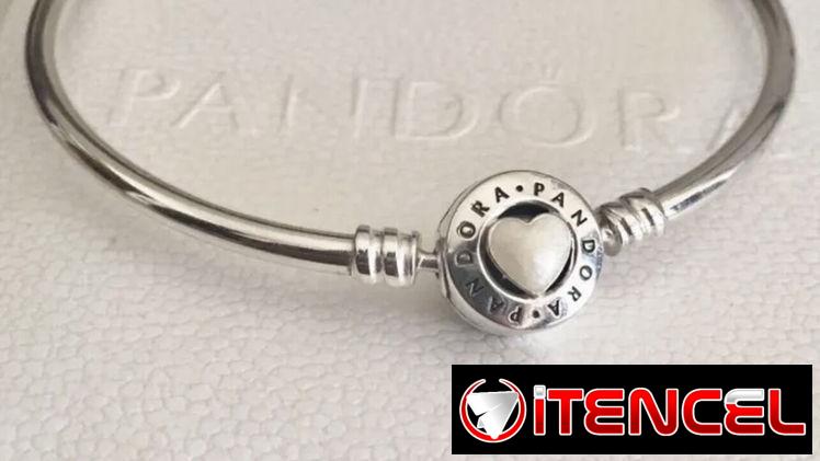 Pandora rígida envuelta con su cajita