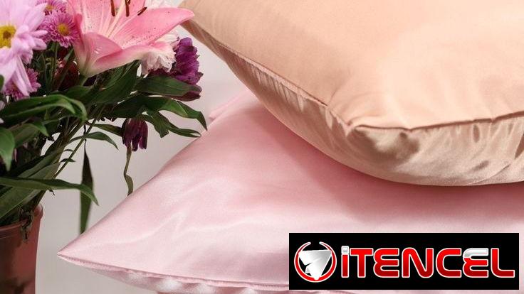 Accesorios capilares: toalla de microfibra, cepillos, scrunchie, gorros y funda de satin