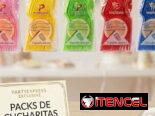 Cucharas, servilletas, platos, vasos, bandejas encerradas, absorbentes