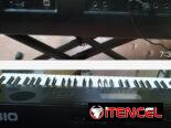 Piano de 76 teclas Casio Impecable