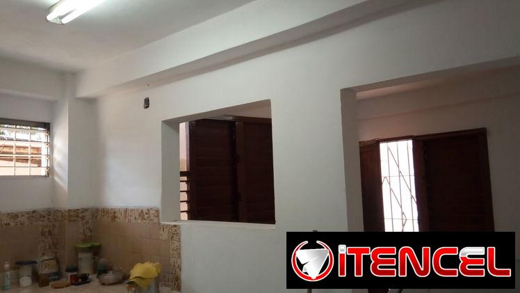 Permuto casa en marianao de 1 cuarto en bajos placa libre para Mulgoba.
