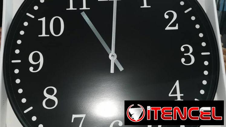 Reloj para pared Medida: 20″ Diámetro: 50cm Bateria: 1pila AA(no incluida)