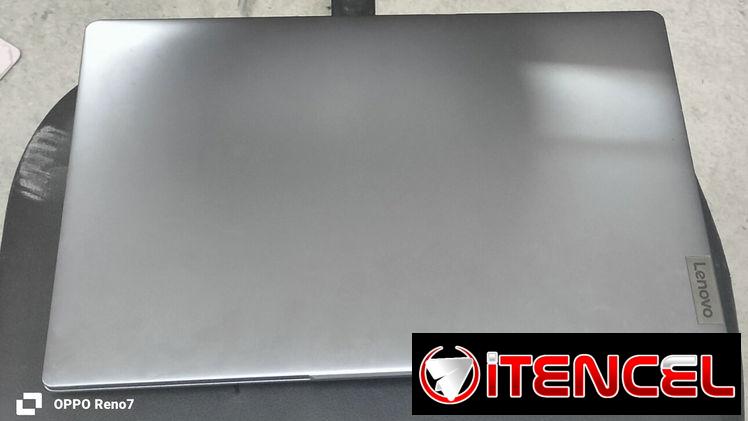 Lenovo.Core i3..12na generación.256 SSD..8 gigas de RAM ddr4.15.6 IPS Full HD.
