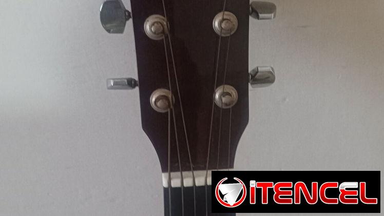 150 USD Guitarra electroacústica Yamaha folk country