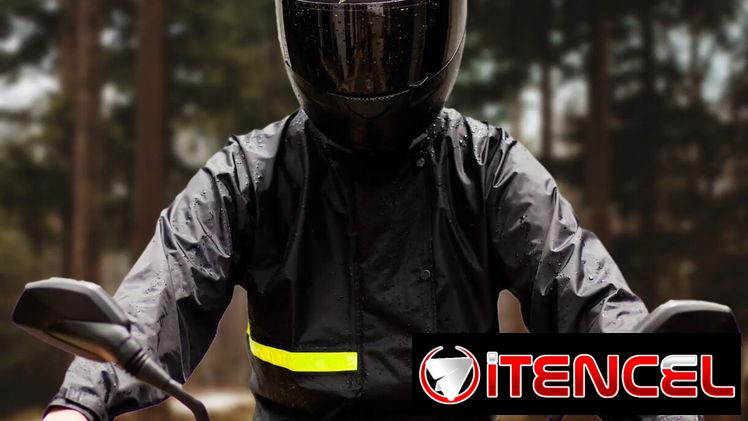 Capa de motociclista pantalón y camisa