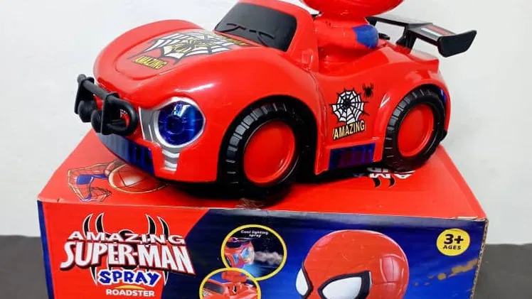 Spiderman en auto. 🚗