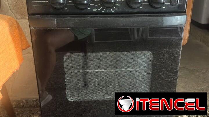Cocina de gas 4 hornillas y horno