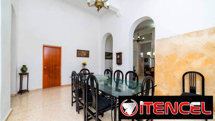 🏠 Casa de renta lineal para un grupo de estudiantes extranjeros. Tiene 4 habitaciones climatizadas por 1200 usd al mes