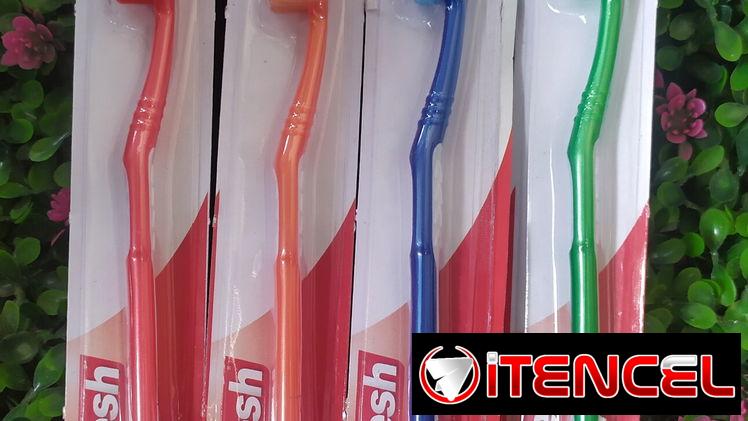Cepillos de dientes + pasta