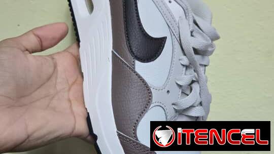 Tennis Nike Air Max SC-40.5