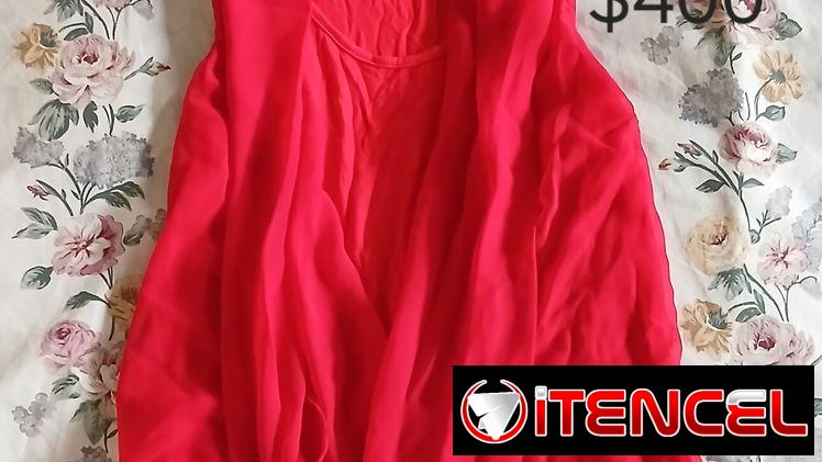 Ropa de mujer nueva y de uso