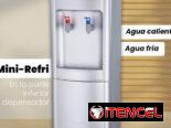 Dispensador de agua fría y caliente con pomo y un mini refrigerador