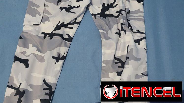 Pantalón de camuflaje con bolsillo