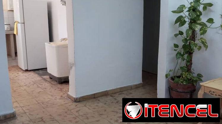 Alquilo apto en planta baja en Versalles, La Lisa,a tres cuadras solamente del hospital Frank País,muy céntrico