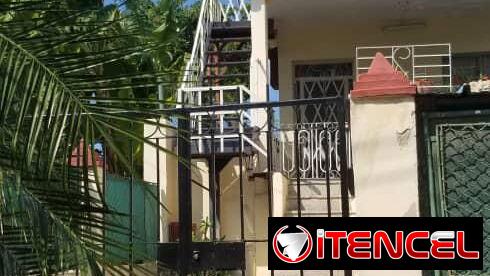 🏡 Apartamento en Planta Alta – Nuevo Vedado