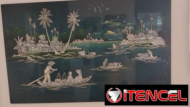 Artesanía china en laca. 2 cuadros con figuras a relieve