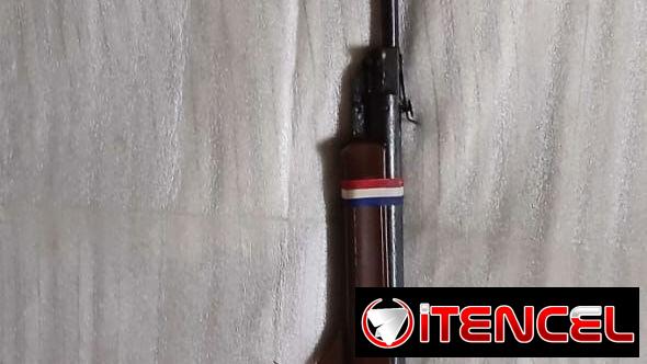 Se vende un rifle de pellets (“perles”) con sistema de aire comprimido + pellets y accesorios. $500 USD. (+53)52990828.
