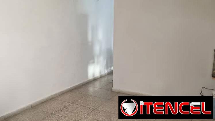$24 000 usd ( ajuste con dinero en mano). En venta planta alta de un biplanta con vista al mar en Cojimar, Habana del Es