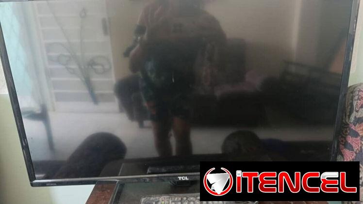 Televisor TCL de 32”