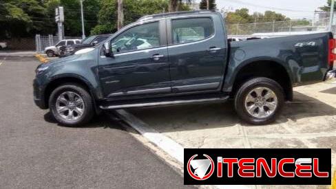 Camioneta Chevrolet Colorado del 2022. Pintura De Fábrica todos sus plásticos , salón impecable motor V6