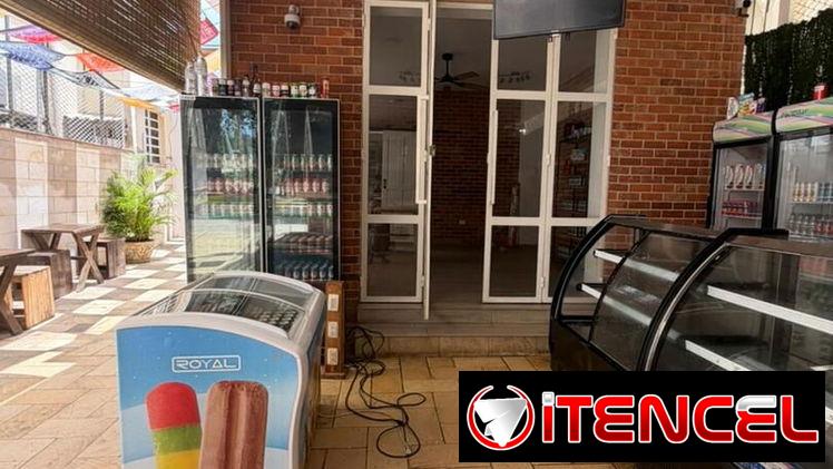 propiedad con negocio en venta