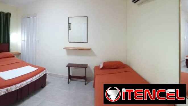 Rento apt supercéntrico de 2/4 en planta baja a 2 cuadras de 23 y Rampa.Vedado.