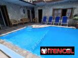 Con respaldo energético a 1 cuadra de la playa. Casa con piscina en la playa