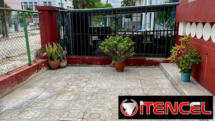 Se vende casa independiente en Santos Suárez
