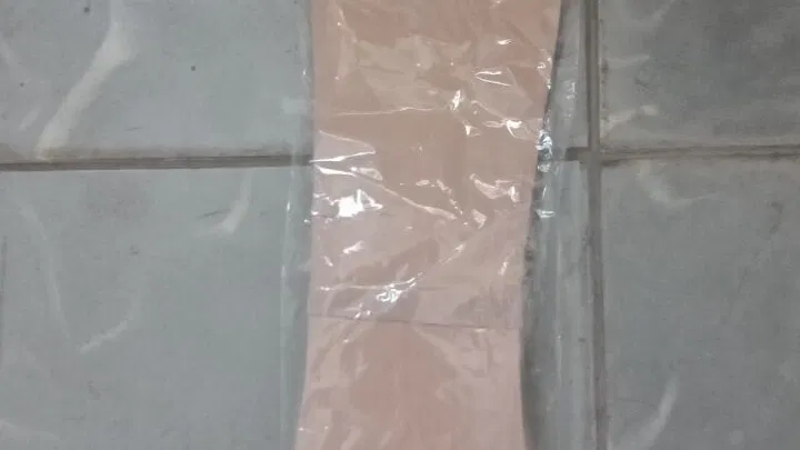 Mangas de brazos protectoras de rayos solares. Color beige, muy discretas