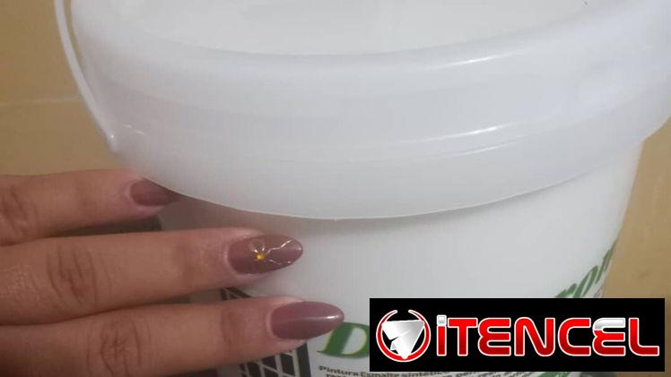 Pintura de Esmalte  con buena  calidad  ,blanco  y colores