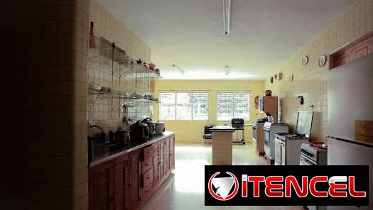Acogedora casa de renta con piscina grande en Reparto Siboney,  8 habitaciones +53 52463651 ,O
