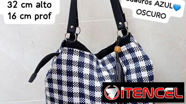 BOLSO O CARTERA DE CUADROS AZUL OSCURO TIPO MORRAL