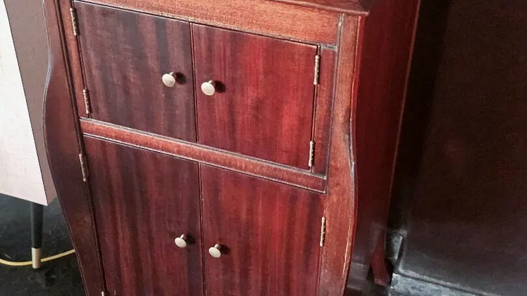 Vendo única y espectacular Victrola Art Noveau, modelo VV-X  100433 J, funcionando!