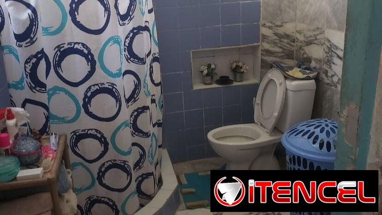 Se vende casa amplia en 10 de octubre