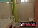 Vendo casa con todo en playa puente 5 9097239  Papeles en regla Precio 15mil  Cocina camas split televisor muebles refri