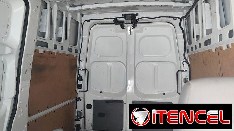 Nissan NV2500 VAN DE CARGA