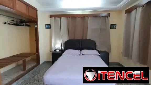 🏊🏻‍♀️ Casa de Renta en Guanabo con piscina. A 1 cuadra de la playa solamente. Tiene 3 habitaciones para 10 personas