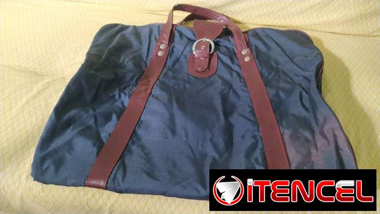 BOLSOS GRANDES PARA LLEVAR ROPA PLANCHADA EN PERCHEROS. 6 A 7 USD.