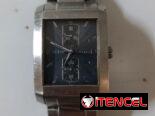 Se venden relojes de hombre y mujer