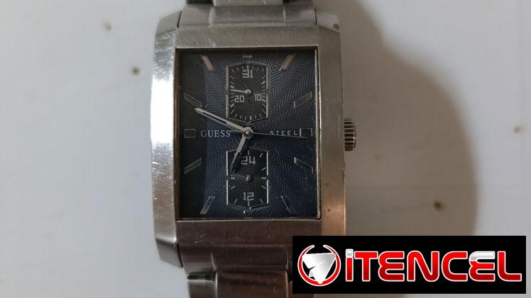 Se venden relojes de hombre y mujer