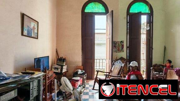 3000 USD_Oquendo y Neptuno”Centro Habana”:Permuto Casa En 1er Piso 67m,2/4 + 1 d Pladul,1erPiso,Azotea Libre,Techo d Pla