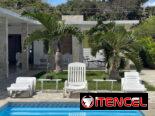 Se renta casa de 5 habitaciones climatizadas,con baño en cada habitación a 500 metros de la playa de Boca Ciega.53880216