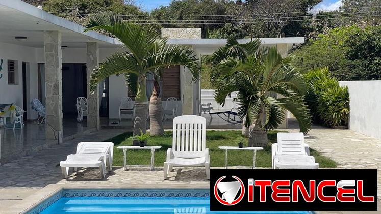 Se renta casa de 5 habitaciones climatizadas,con baño en cada habitación a 500 metros de la playa de Boca Ciega.53880216