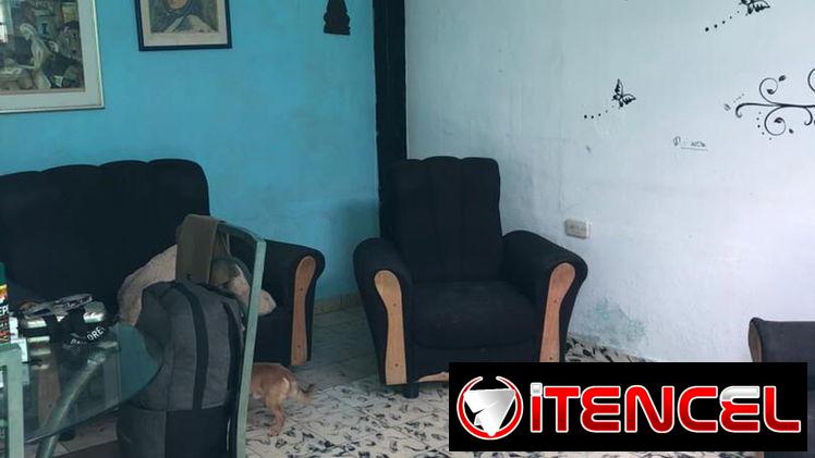 🏠🔑 CASA SEMIINDEPENDIENTE EN SAN MIGUEL DEL PADRÓN (DIEZMERO) – 3 PLANTAS, PATIO, CISTERNA – 6 000 USD