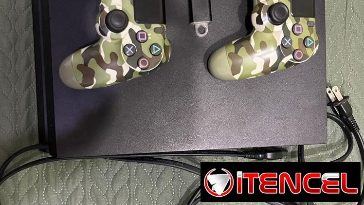 PS4 fat 200USD Pirateado 2 mandos