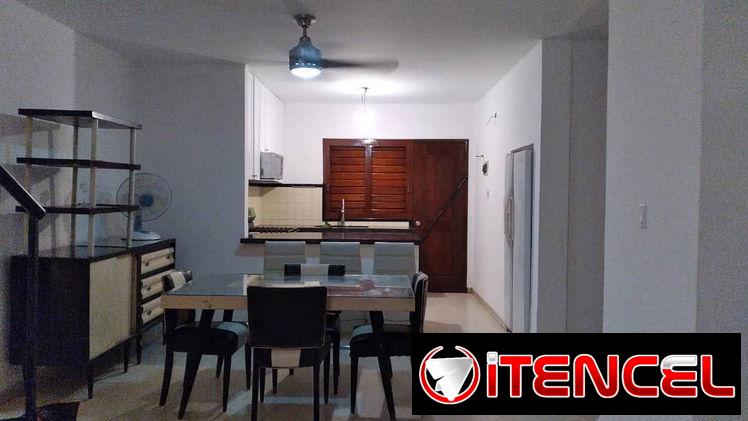 📱 Residencia de Lujo Remodelada con Máxima Seguridad y Jardín Espacioso