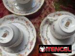 Juego antiguo de tazas de porcelana