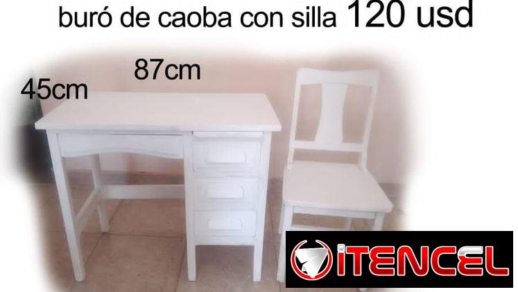 Buró de caoba con su silla en venta