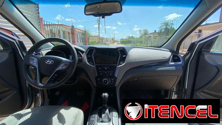 Vendo Hyundai Santa Fe 2017, de 7 plazas nuevo